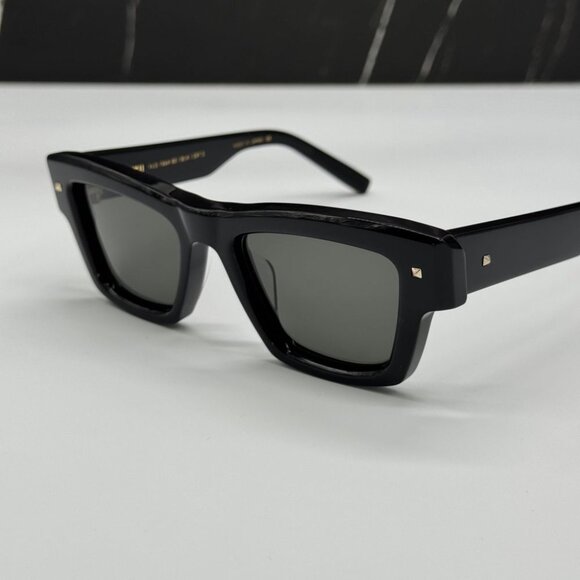 NEW XXII VLS-106A VALENTINO SUNGLASSES BLACK UNISEX EYEWEAR VALENTINO - Picture 9 of 12